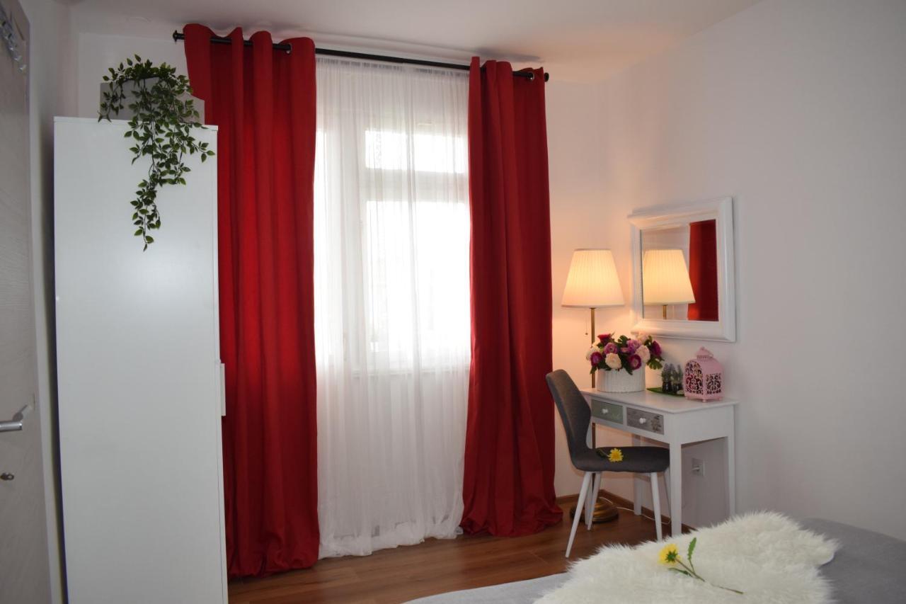 Apartment Trixi Pula Exteriör bild