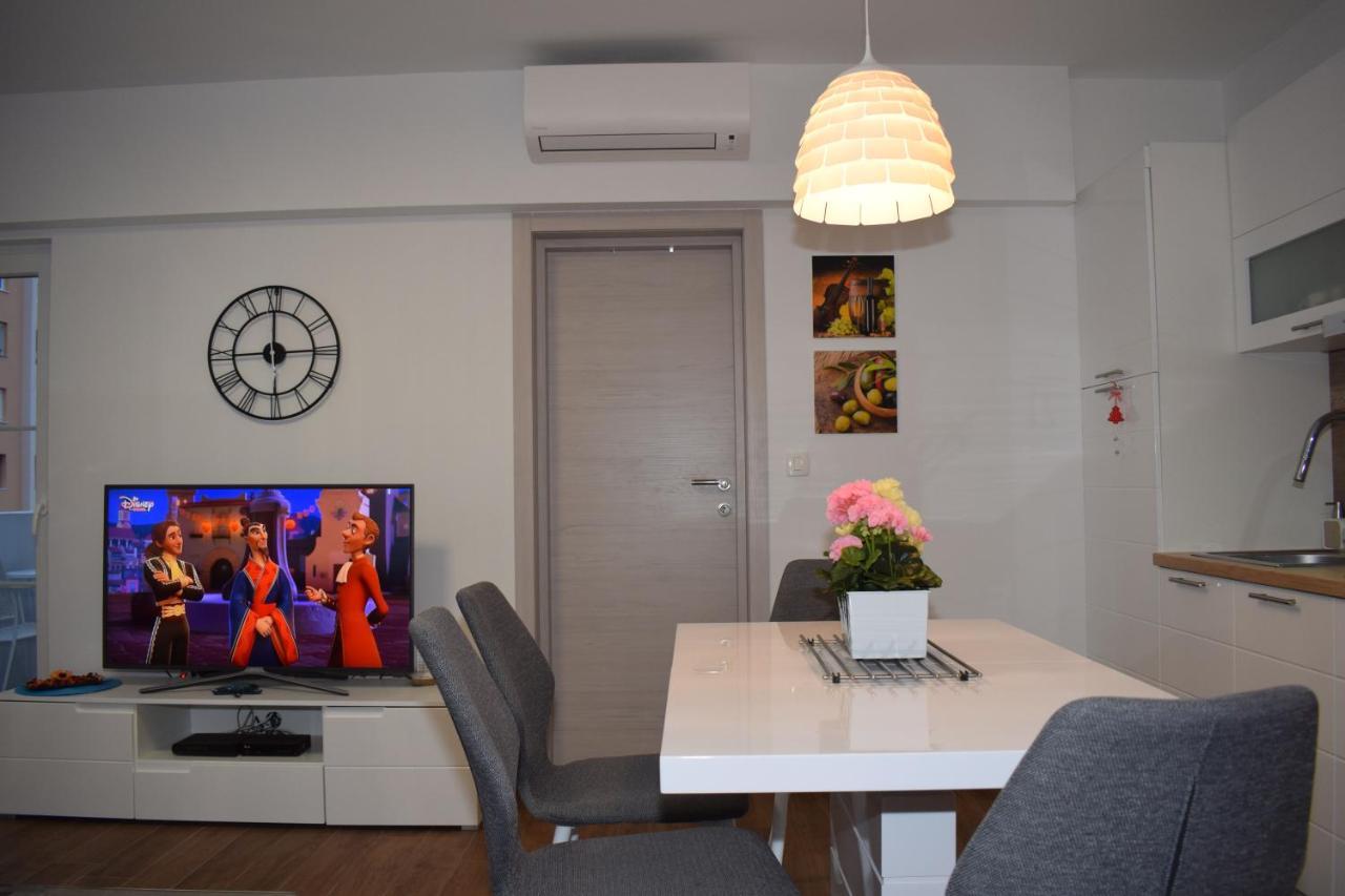 Apartment Trixi Pula Exteriör bild