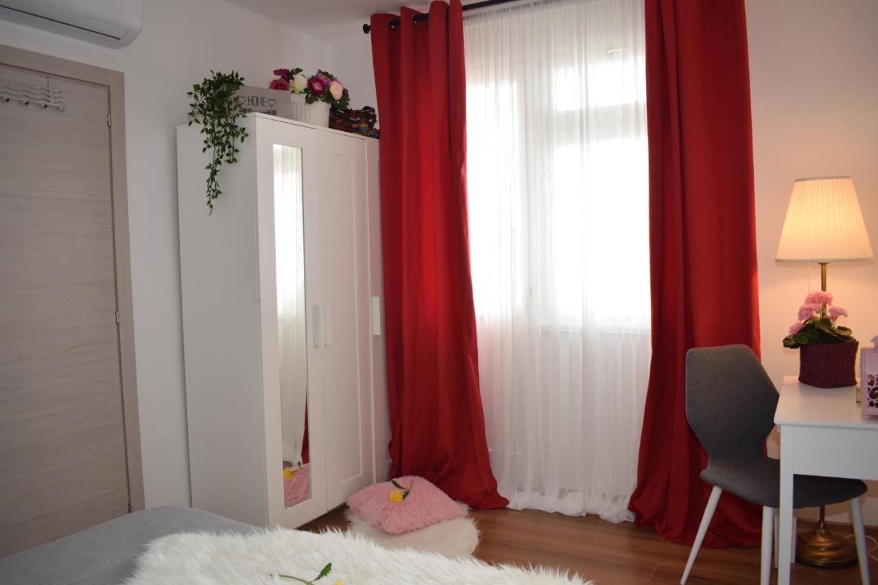 Apartment Trixi Pula Exteriör bild