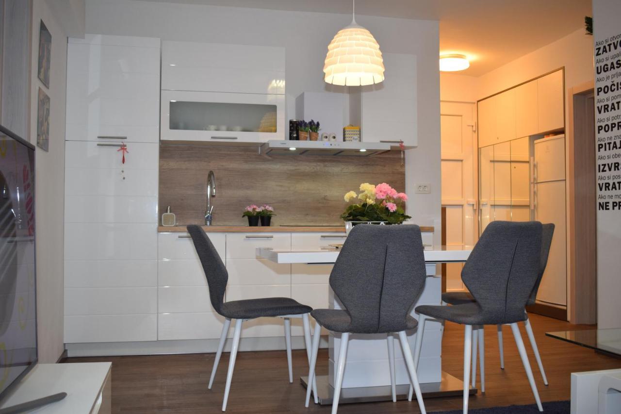Apartment Trixi Pula Exteriör bild