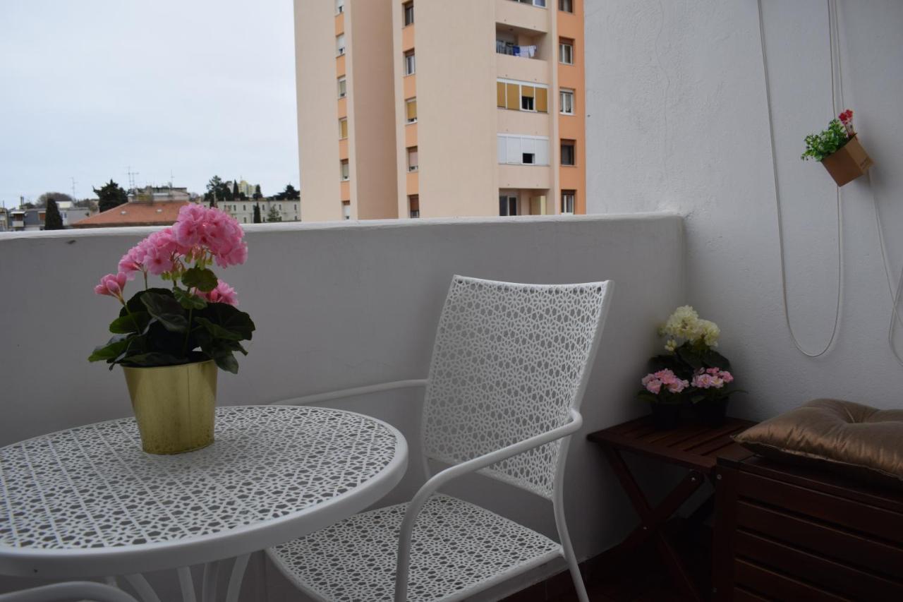 Apartment Trixi Pula Exteriör bild