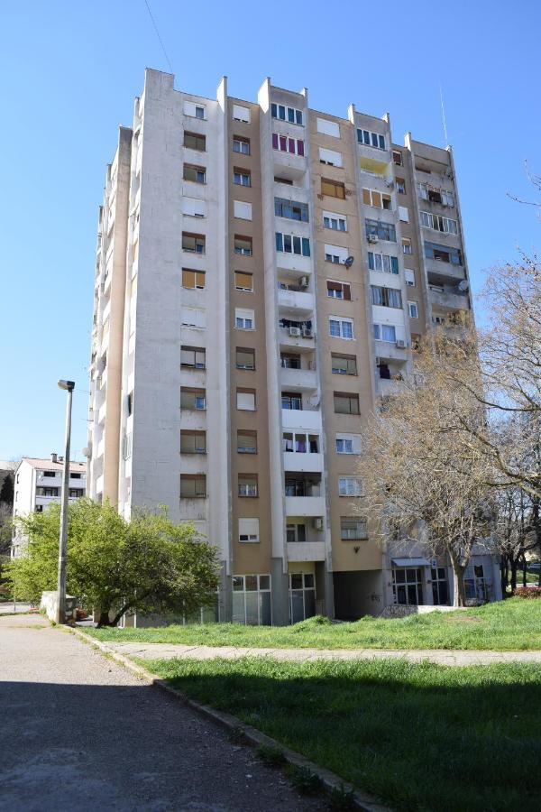 Apartment Trixi Pula Exteriör bild