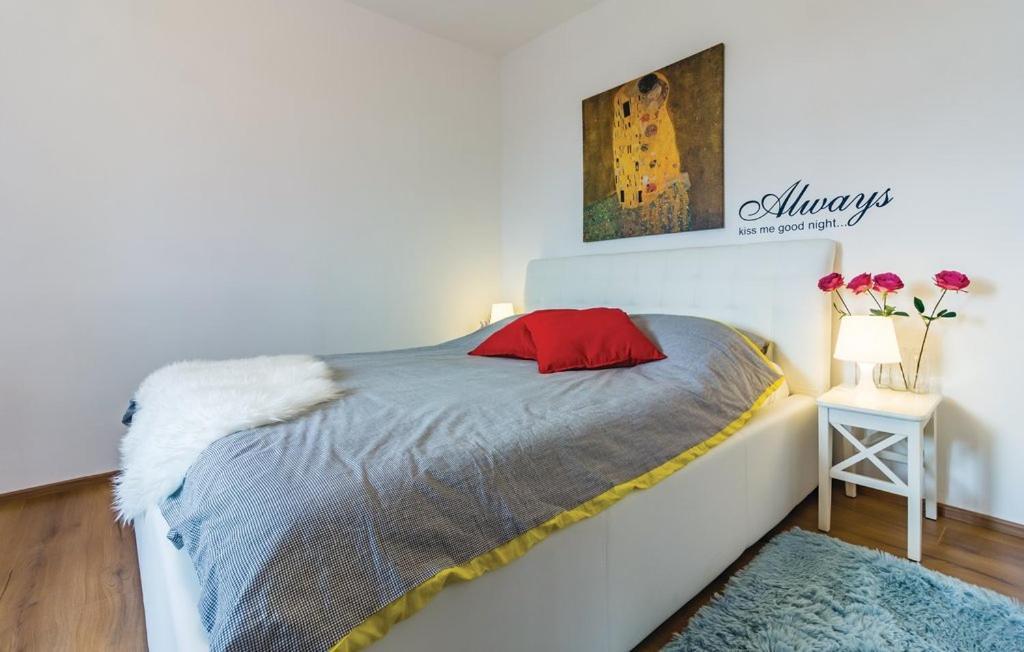 Apartment Trixi Pula Exteriör bild